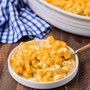 Easiest ever baked macaroni and cheese – this is a go-to recipe of many of my readers and it will become the same for your family! RECIPE: https://www.rachelcooks.com/2011/11/07/easiest-ever-baked-macaroni-and-cheese/ | Rachel Cooks