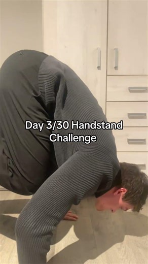 Tag 3/30 Handstand Challenge #fürdich #20er #motivation #selfimprovement #calesthenic
