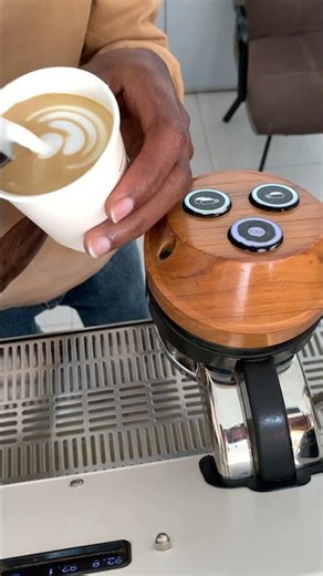 Spanish cortado (20gr condensed milk and double espresso with steamed milk) #milkcoffee