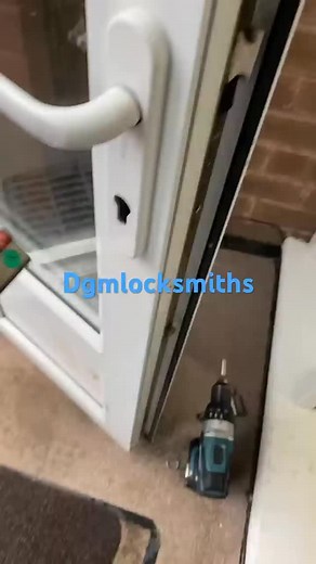 🔑 Euro Lock Change – Smooth, Secure & Reliable! Today we replaced a worn Euro lock with a high-security anti-snap cylinder — giving this customer peace of mind and a perfectly smooth door operation. ✅ Anti-snap, anti-pick & anti-drill protection ✅ 3 keys included ✅ Same-day fitting – no call-out fees ✅ Guaranteed parts & labour 📍 DGM Locksmiths Birmingham Serving Birmingham, Solihull, Sutton Coldfield & across the West Midlands 📞 Call or WhatsApp 07436 606683 for a free quote #dgmlocksmiths #