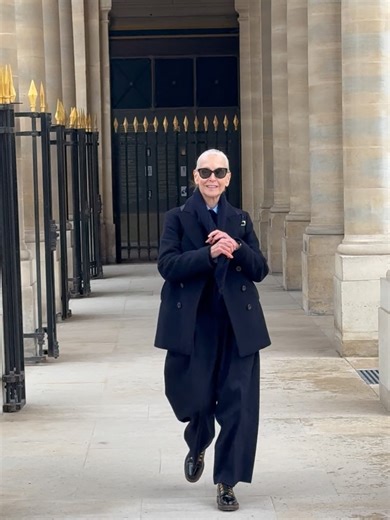 Linda Wright on Instagram: "Do you not have days where you just need calm for your overloaded brain? Bring it on!!! This morning my desired calm dictated my sense of dress. I needed as uncomplicated as possible…..wasn’t Even looking for fun or frills. As if you have ever noticed me in frills 😂😎😂. Oh but Don’t count me Totally out, ‘cause Linda does love a loose bow or so….just not today. Nope….this day was a sea of blues. Almost like the old adage for a wedding. « Somethi