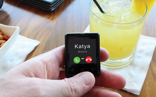 世界最小手机，功能齐全还能跑安卓7.0？