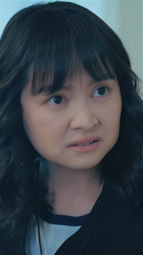 Mukhang mapapasabak si Patricia sa kanyang first day sa La Familia. 😩 Catch #BarbieForteza and #KhalilRamos in #HonorThyMotherOnPrime, only on Prime Video.