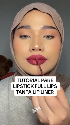 Tutorial Pake Lipstick Full Lips Tanpa Lip Liner
