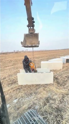 Winter Farm Work: Installing U-Shaped Ditches with Excavator & Clamps !