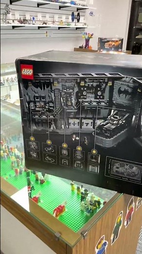 Batcave Shadowbox 76252