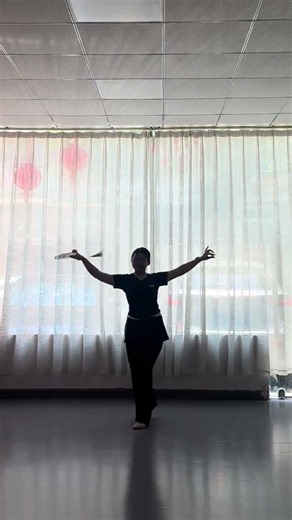 Gentle Rhythm: Crab Dance Choreography CrabDance SuzhouBeauty ClassicalDance