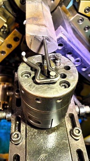 Hook up forming machine #spring #Wireformingmachine #machine #springmachine