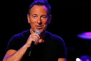 Bruce Springsteen Covers 'Stayin' Alive'