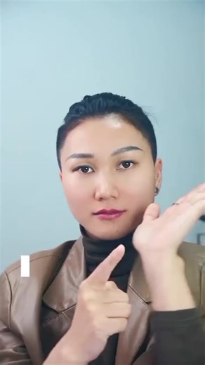 How to Combat Sagging Eyelids and Look Younger