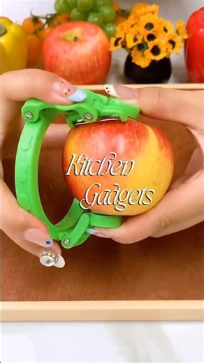 Apple & Pear Peeler from Amazon ✨ Kitchen Must Have Gadget #amazonfinds #ytshorts