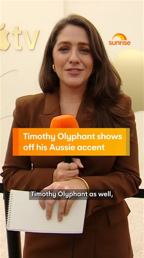 Timothy Olyphant has shown off his hilarious party trick at the Apple TV Press Day😅 #timothyolyphant #appletv #redcarpet #aussieaccent #accent WATCH SUNRISE FOR MORE | @7plus ☀️ | Sunrise