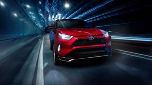 2022 Toyota RAV4 Prime vs. 2022 Hyundai Santa Fe PHEV: Plug-in Hybrid Showdown!