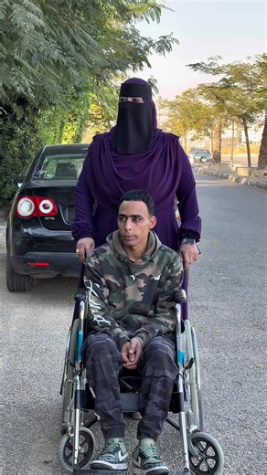 ‏امراءة تختبر بنات للزوج من ابنها شوف اللي حصل !!