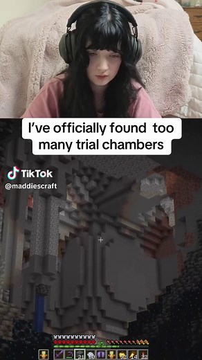 Who needs to triangulate the stronghold 🤷‍♀️ just stumble upon It on accident #minecraft #livehighlights #tiktoklive #minecraftclip #minecraftmemes
