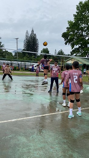 Comment down below! Sino ang mas malakas pumalo at mataas tumalon Jersey #6, #8, or #2? Drop your votes! 👇🔥 Walang shortcut sa tagumpay — training lang, Coach Ling style! 🏐🔥 #CoachLingStyle #HardWorkPaysOff #VolleyballLife #Coaching #WorldVolleyball #FYP #Reels #volleyball #volleyballeyball #volleyballlife #volleyballteam #viralchallenge | Coach LING