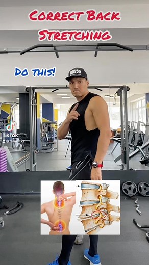 farakicks on Instagram: "Correct back stratching ✅ Растяжка спины на перекладине☝🏽 #yoga #backpain #stretching"