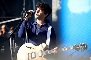 Vampire Weekend announces new album 'Only God Was Above Us,' Austin gig during total eclipse - WXPN | Vinyl At Heart
