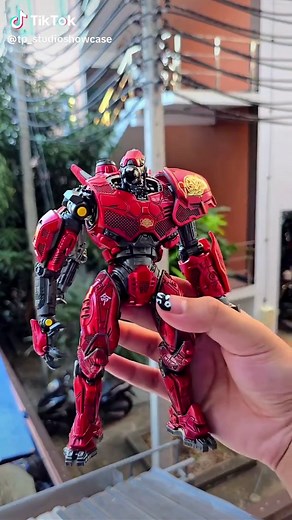 Crimson Typhoon Figure Review from Pacific Rim