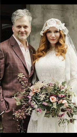 Christina Hendricks gets married. #christinahendricks #madmen #celebrityweddings #celebritywedding