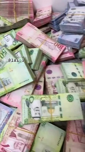 ‎آلــقـقـرم‎ on Instagram‎: "@lzi.i 🔖 #في_ارض_الله_الواسعه"‎