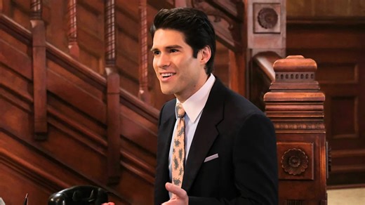 ‘Ghosts’ Star Asher Grodman Shares Why the Sitcom’s Fans Are Essential to Its Success