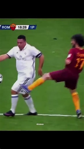 Compétences Ronaldo : meilleur ancien joueur de football