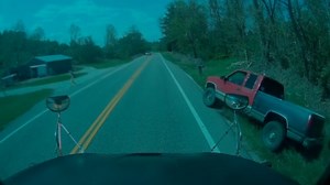 Video shows pickup truck dangerously pass school bus in Ohio