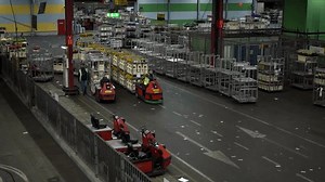 Huge Flower Auction Warehouse Aalsmeer Netherlands Stock Footage Video (100% Royalty-free) 1104771809 | Shutterstock