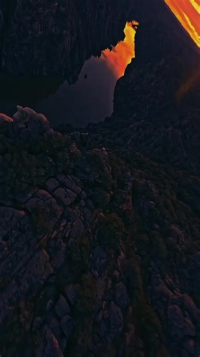 @vailedmoon music. #reggaeton #lyricsvideo ❤💛💚🇯🇲#fypシ゚viral🖤tiktok #reggaeton vybz