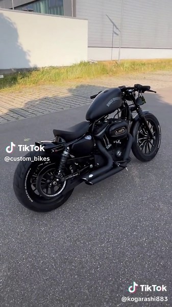 Custom Bobber Chopper TC250: A Vintage Ride