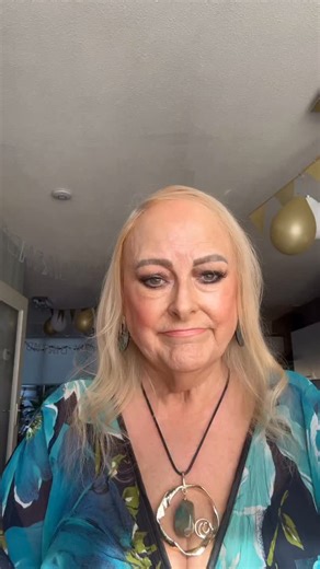 UniWigs ® | My last party accessory? A hair topper! ✨ What’s your go-to final touch? —————— ✨ Featuring Breeze lace front topper in 626R vanilla... | Instagram