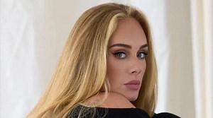 Adele sets hearts racing with her captivating photo