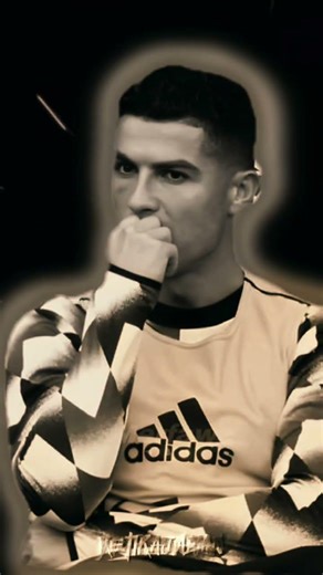 ياجماعه الخير المغني عربي ولا اذاني فيهاشيءاكتبولي تحت في التلعيقات😶