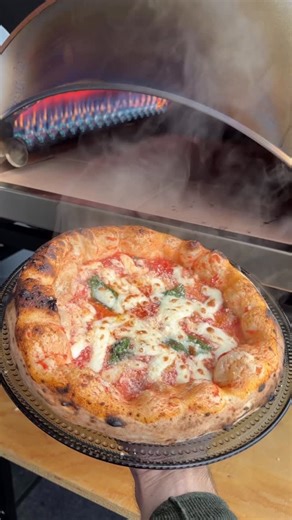 pizzajarifinland on Instagram: "Collaboration @pizzapartyovens Today was the first time using my Pizza Party Ispirazione oven in real winter conditions ❄️🥶 …and it was no surprise that the oven handled these conditions very well! The stone temperature was -20°C when I started heating up the oven and it took only 30 minutes to reach 500°C 🔥 I used my 100% biga recipe for this pizza, you can find the recipe in my pinned posts ⬆️ . . . Use code PIZZAJARI to get 10% discount on Pizza Party ovens ➡