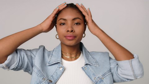 Revlon ColorStay Light Cover Liquid Foundation, Hydrating Longwear Weightless Makeup with SPF 35, Light-Medium Coverage for Blemish, Dark Spots & Uneven Skin Texture - 280 Tawny