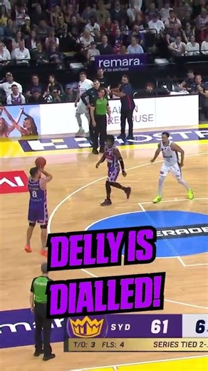 Matthew Dellavedova drains a pair of big three pointers for the Kings! 🔥