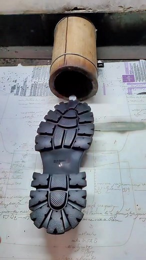 Leather lace logo pattern machine for shoe making #shoemachine #shoemaking #shoemakingprocess #shoesoleprint #shoesoleinking #shoeuppermachine #outsolemachine