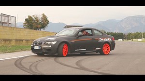 Hai una scuola guida e la necessità di organizzare corsi di guida sicura? La collaborazione tra Drivemotive e le scuole guida è già una solida realtà. Contattaci e saremo in grado di offrire un servizio esclusivo basato sulle tue esigenze. Cell: 3922122548 e-mail drivemotive@gmail.com | Drivemotive /// Scuola Drifting / Guida Sicura / Guida Veloce