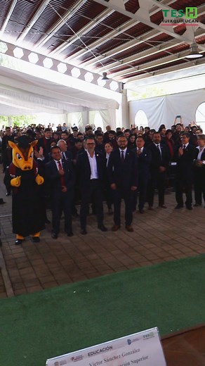 🎥✨ ¡Revive los momentos más emotivos de nuestra Ceremonia de Entrega de Títulos Profesionales! 🎓💖 El Tecnológico de Estudios Superiores de Huixquilucan 🏫 celebró con orgullo a más de 120 egresadas y egresados quienes culminaron una importante etapa académica y dieron inicio a un nuevo camino lleno de sueños, metas y logros. 🌟 💫 Cada aplauso, sonrisa y abrazo reflejó el verdadero significado de #ElPoderDeLaEducación 📚❤️ Reiteramos la felicitacuión de parte del Licenciado Miguel Ángel Dotor