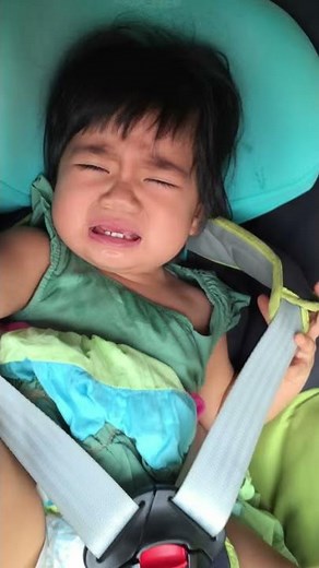 Tantrums in the car seat! 11.06.2015