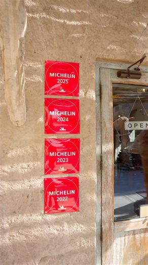 There’s something magical about Al Seef… And at Al Fanar, you feel it even more ❤️ Heritage, sea views, old-Dubai vibes, and the warmth of Emirati hospitality. All in one place 🌊🇦🇪 سحر السيف لا يشبه أي مكان… ومع أجواء الفنر، تعيشون لحظات تجمع بين الماضي والبحر والضيافة الإماراتية🌊🇦🇪 مكان يلامس القلب ويصنع أجمل الذكريات! | Al Fanar Restaurant