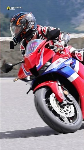 Different vehicles and the same goal: Stelvio Pass