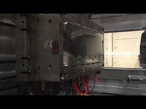 大型自動車部品の高精度コアバック成形 全自動式射出成形機 EC1300SXW-120A （ソリューションフェア2017 東芝機械）