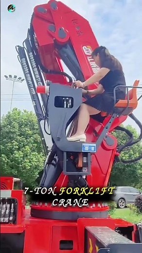 🚜 "7-Ton Forklift Crane: Power Meets Precision for Maximum Efficiency"