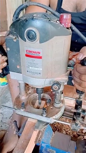 Wood Carving with Router Machine Perfect Cutting#Woodworking #RouterMachine #WoodDesign #Carpentry