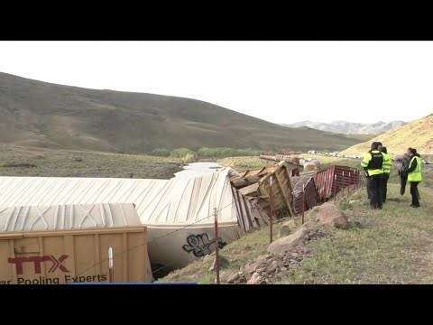 Freight train derails near Reno, impacting traffic on I-80