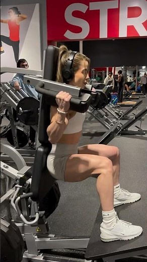 Ruby Rivera’s Power Posing Will Leave You Speechless ! #bodybuilding #gym