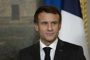 Emmanuel Macron caricaturé : découvrez sa marionnette aux Guignols