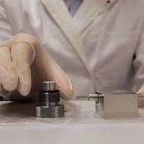 Video: Coherent anti-Stokes Raman Scattering CARS Microscopy Visualizes Pharmaceutical Tablets During Dissolution